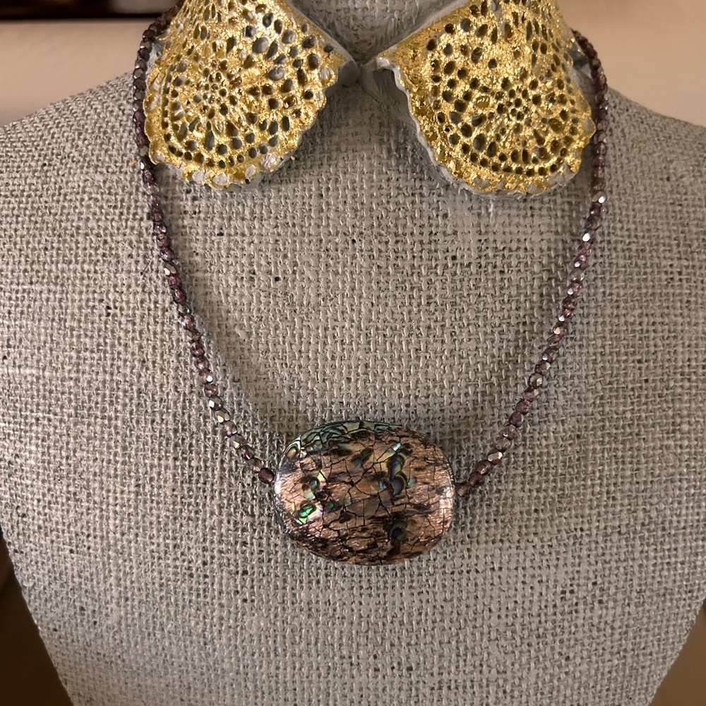 Vintage artisan-made beaded necklace oval abalone pendant - Picture 1 of 6